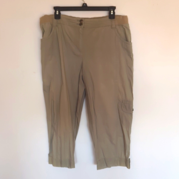Chico's cargo pants size 1.5 w/ 5 pockets! - Picture 1 of 3